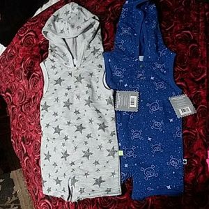 Hooded romper for baby boys
